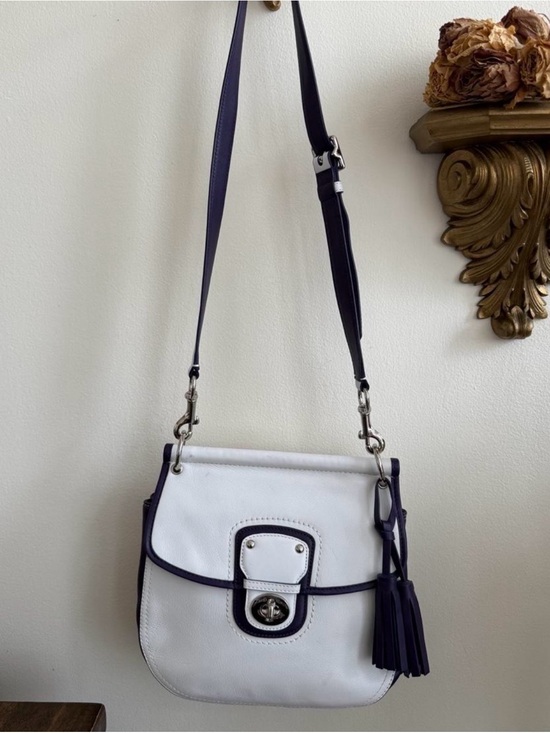 Coach Handbags - Coach Legacy Willis Crossbody